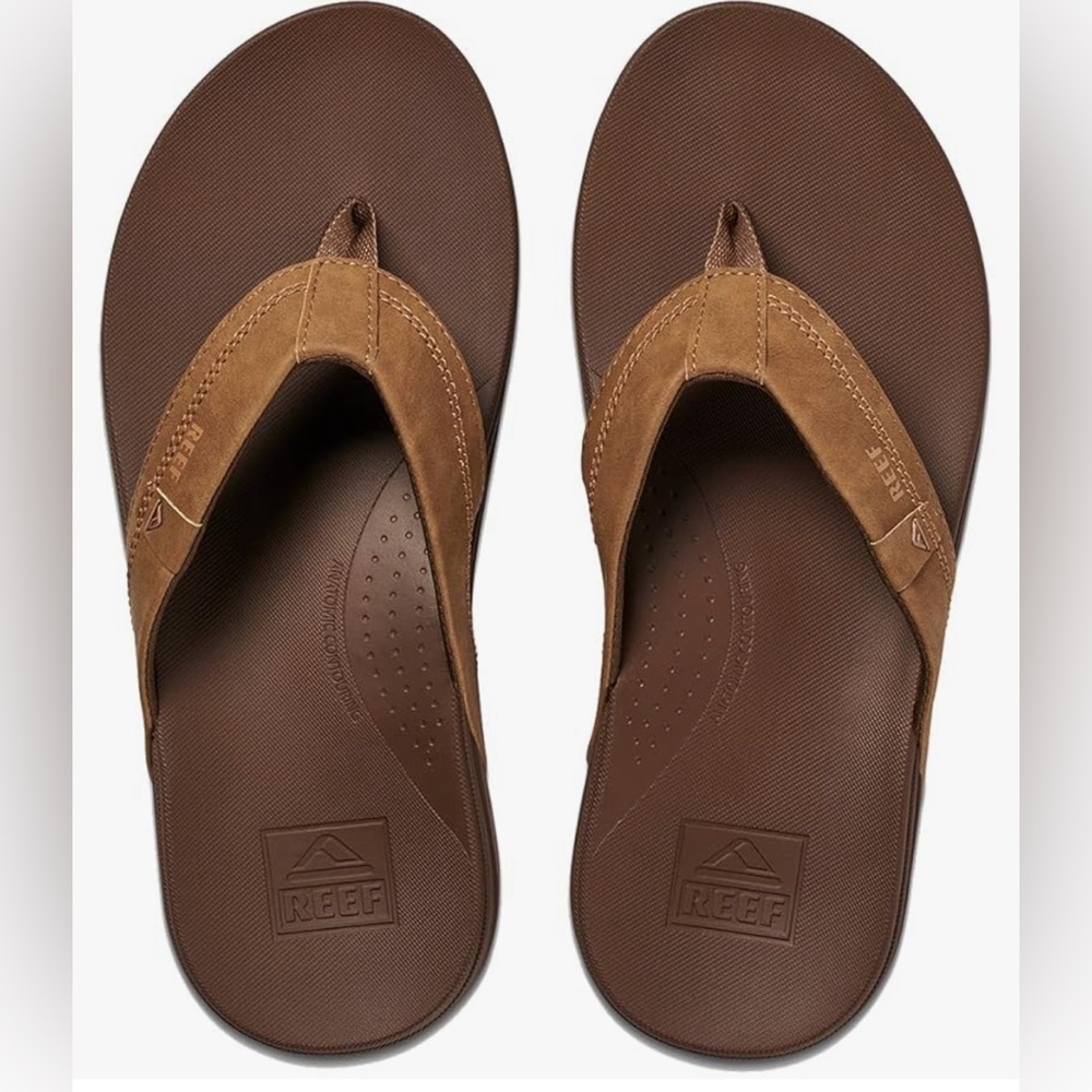 Quinn’s flip flops
